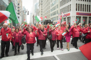 In corteo