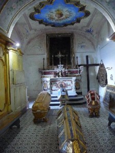 Cappella di Sant'Alfonso con le bare per l'esposizione dei prelati morti
