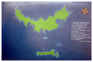 Isola scontrosa e bellissima di Giuseppina Aprea