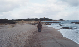 Costantino lungo la spiaggia copia