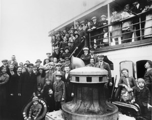 Immigranti a Ellis Island. Pronti allo sbarco