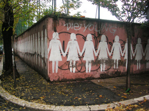 Muro a S. Lorenzo. Via dei Sardi angolo via degli Enotri
