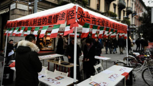 Gazebo e ideogrammi. Comunità cinese al voto per le primarie di Milano